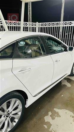 هيونداي أزيرا